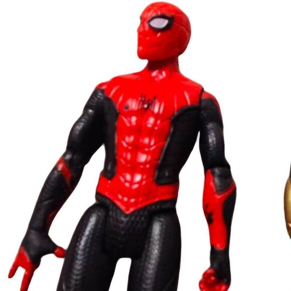 Spider-Man: Far from Home 2019 Hasbro 6 inch tall Action Figure - Picture 2 of 2